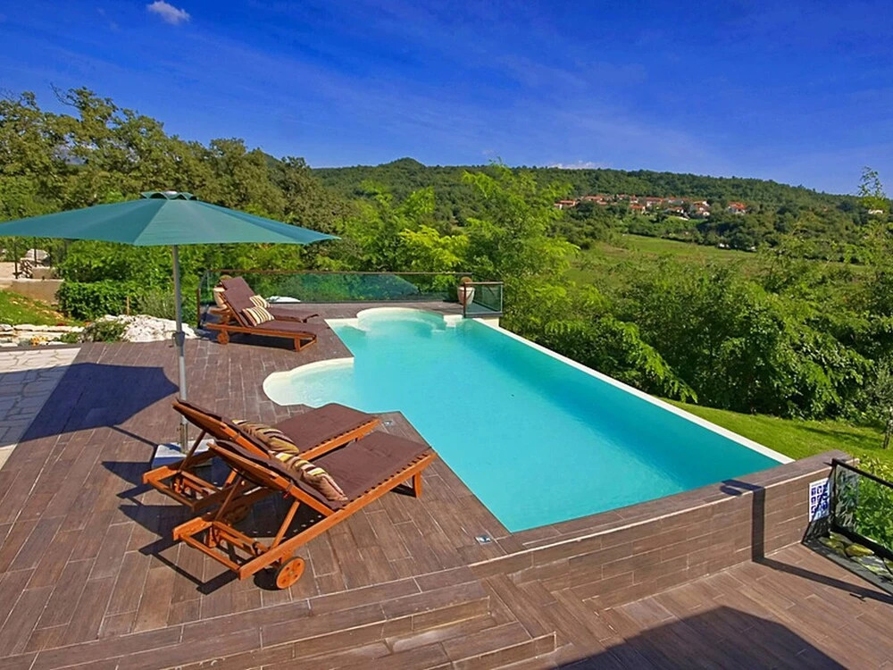 Modern Villa With Private Swimming Pool and Jacuzzi in the Green Part of Istria