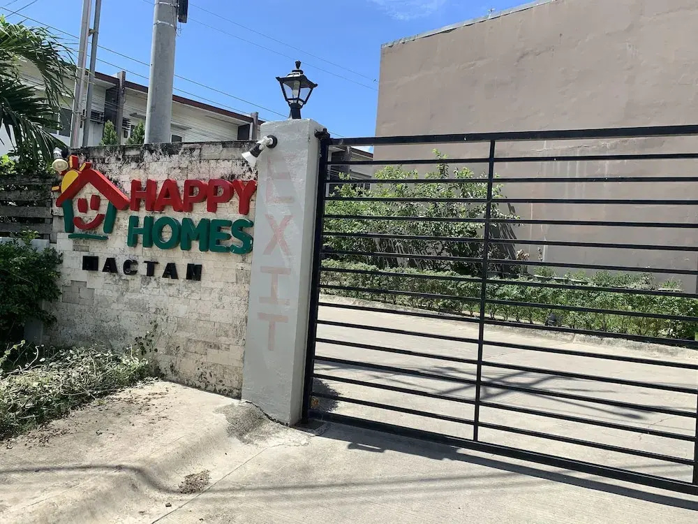 Mactan transient house with daily van