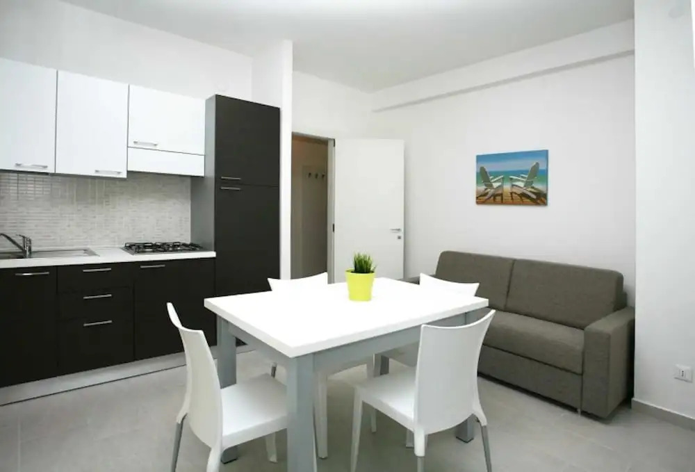 Comfortably Furnished Flat Near the sea