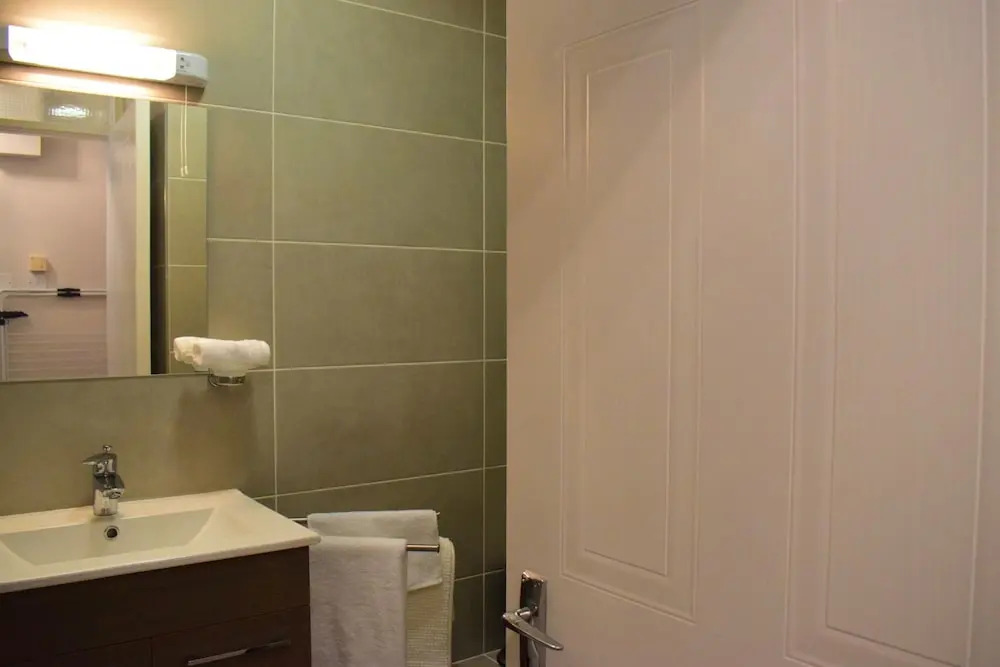 Central 1 Bedroom Next to Hapenny Bridge