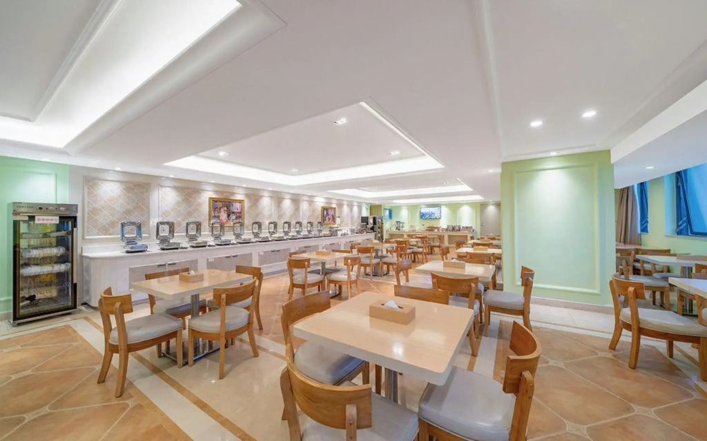 Vienna International Hotel (Zhanjiang Wanda Plaza)