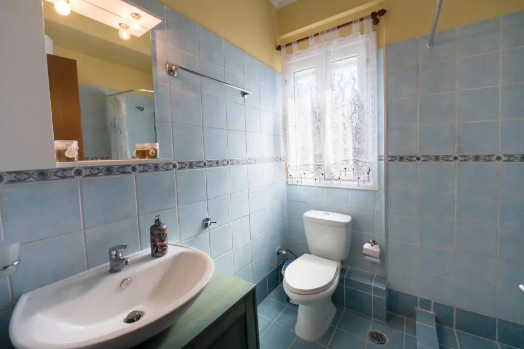 Modern Apartment 15 mins from the town of Lefkas