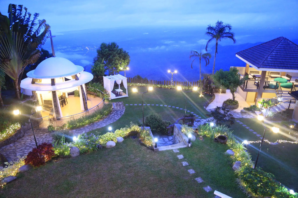 The Lakeview Suites