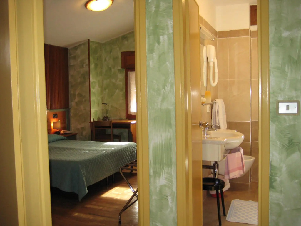 Hotel Holiday Debili