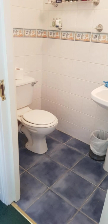 Beautiful 3 Bed Apartment with Balcony Sea View