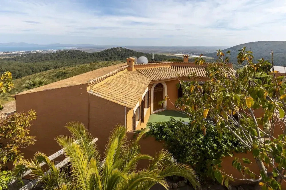 Hilltop Villa in Alcudia With Bays Views