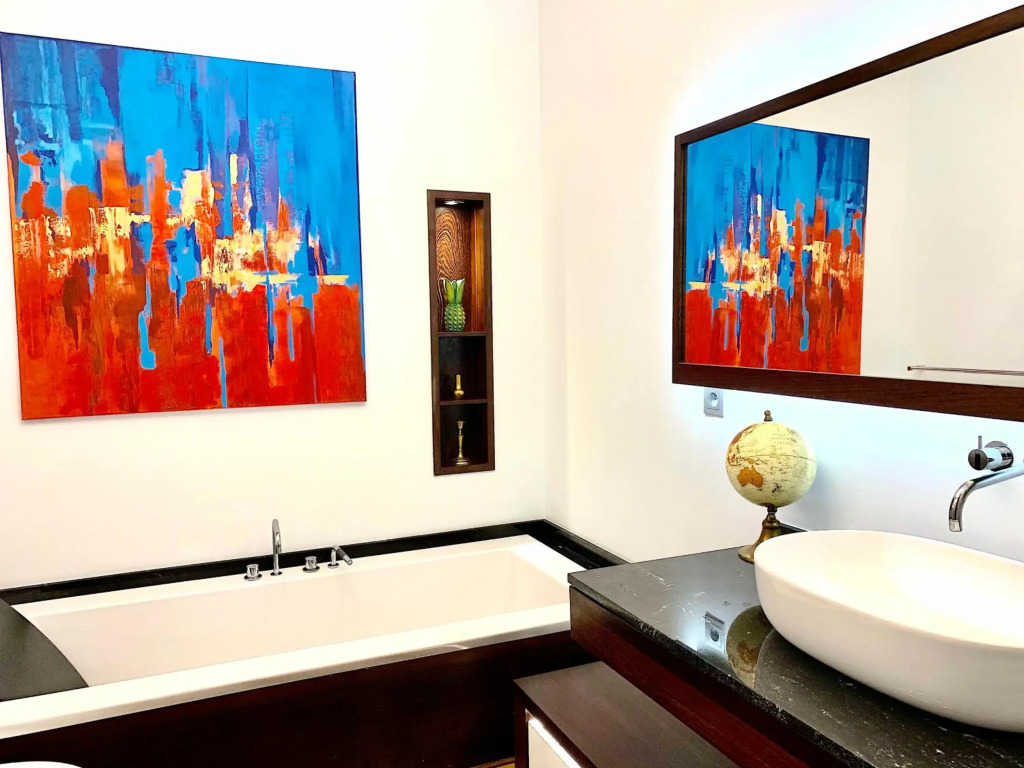 MONDRIAN Luxury Suites & Apartments Market Square IV