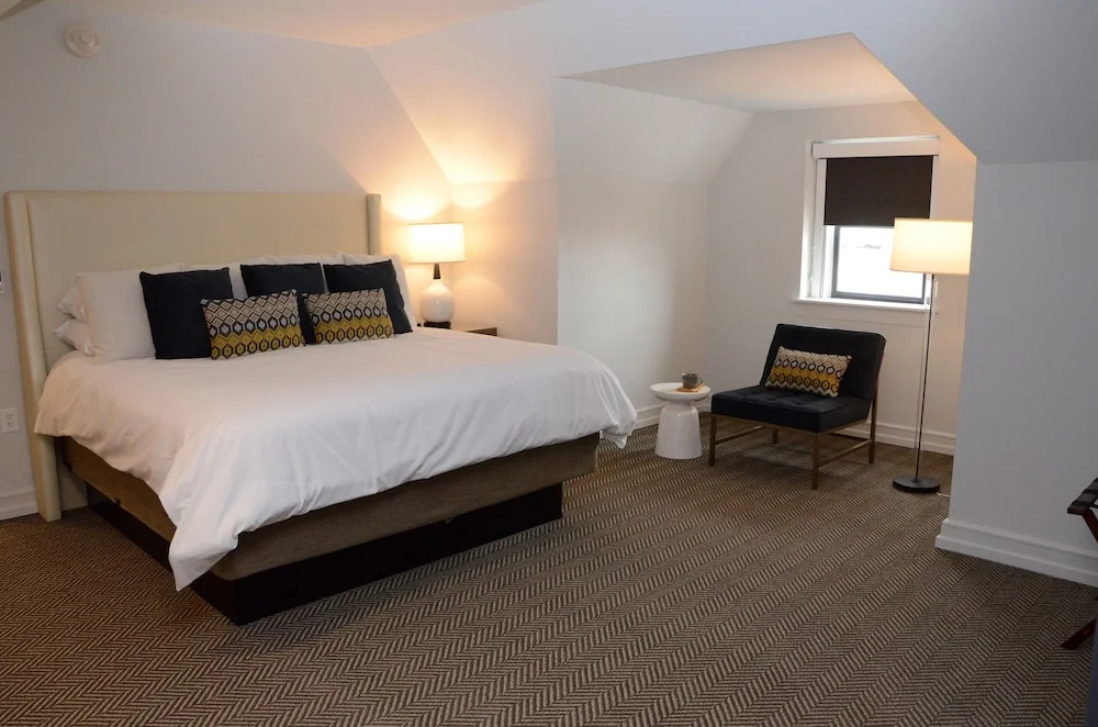 Samuel Elbert Hotel