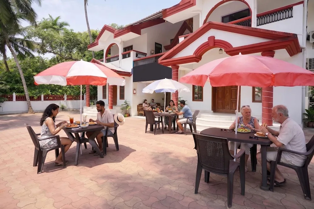 Fabhotel Triple Beach House