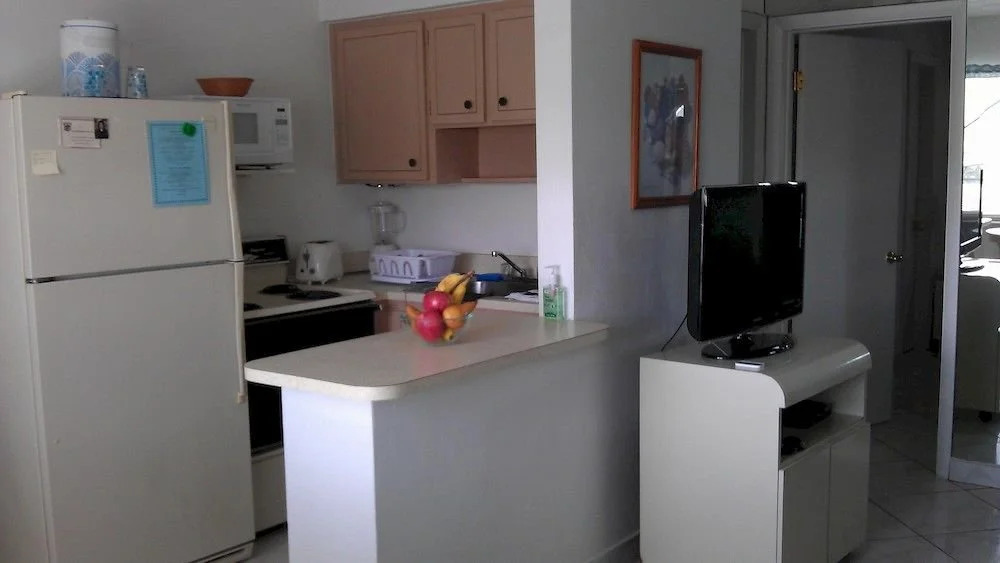 Deerfield Buccaneer Resort Apartments
