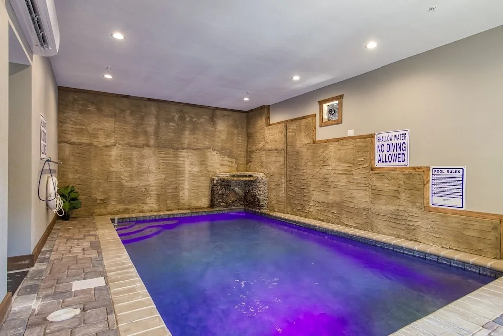 ERN840 - Splashin Chalet - Brand New Cabin with Indoor Pool! Great Location! cabin