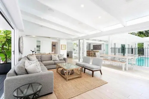9 Cooran Court