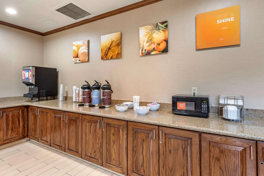 Comfort Inn & Suites Virginia Beach - Norfolk Airport