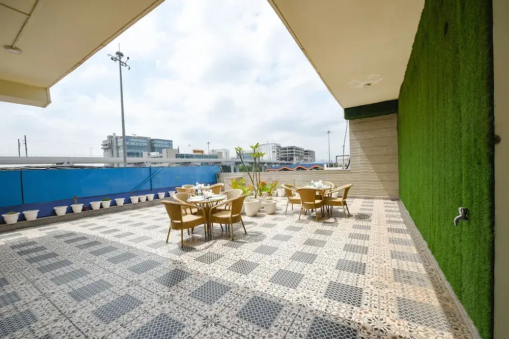 Fabhotel Bleu Ville