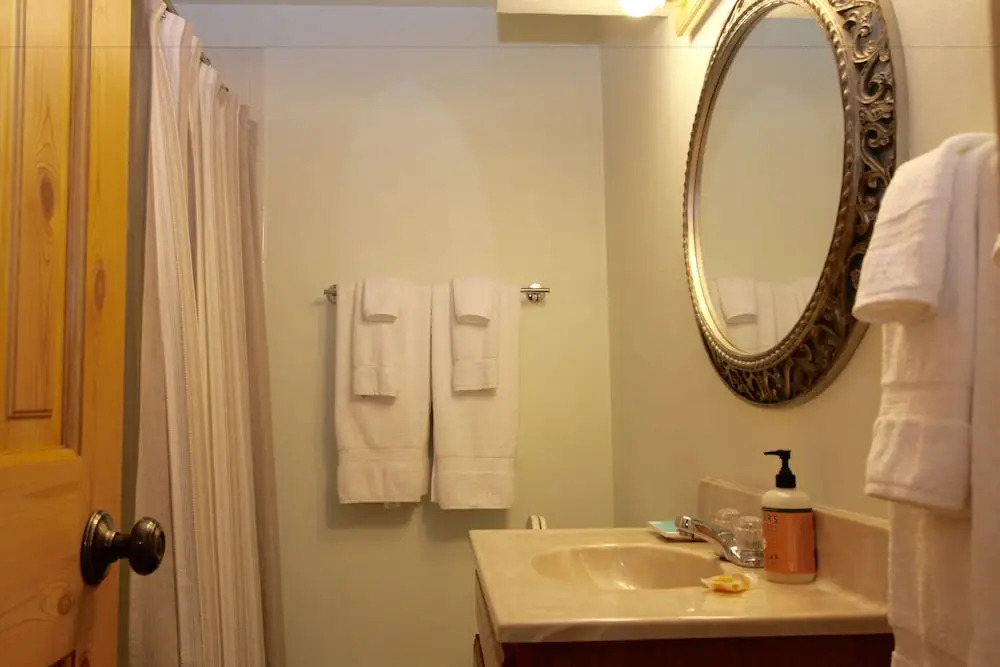 255 Sky View Acres 3 Bedrooms 2 Bathrooms Condo
