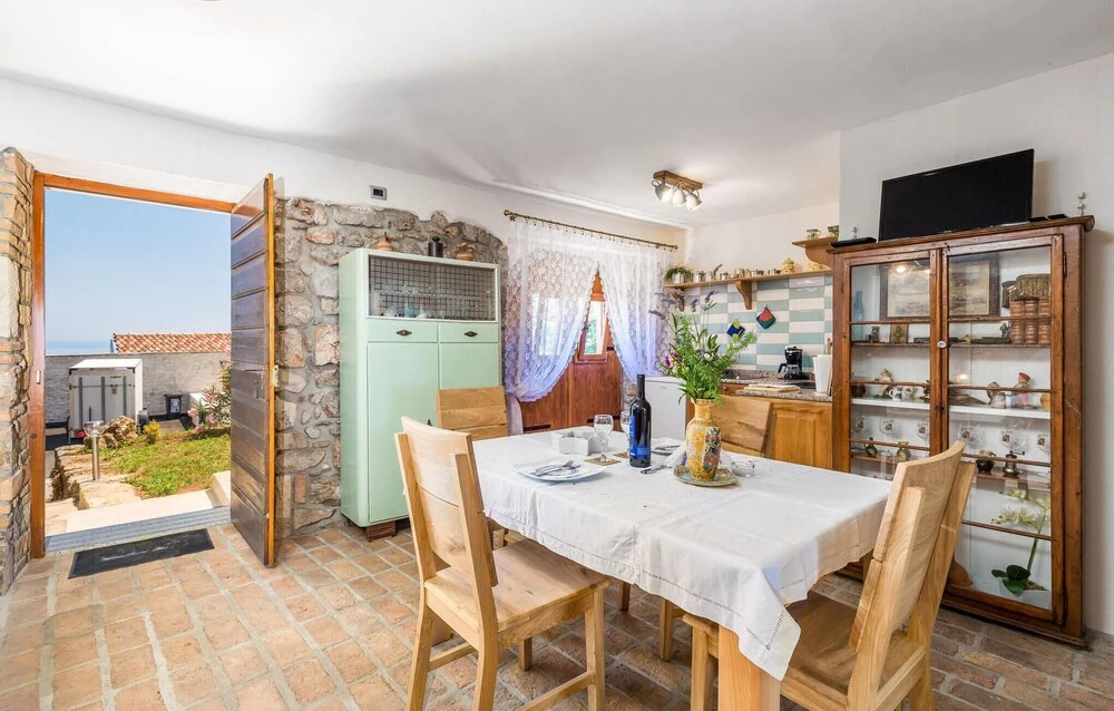 Lovely Home In Lovran
