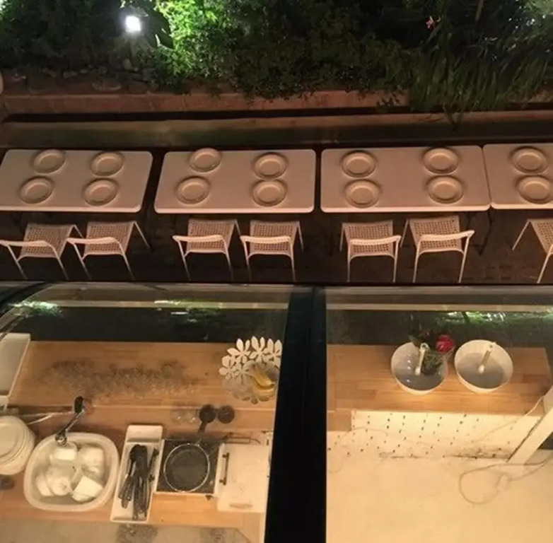 Rooftop Party Guesthouse - Hostel