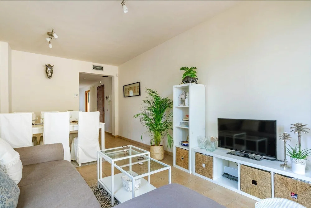 Ground Floor Terrace Apartment in Alamar Ref 31