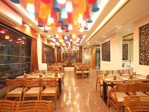 Hotel Paras Royale