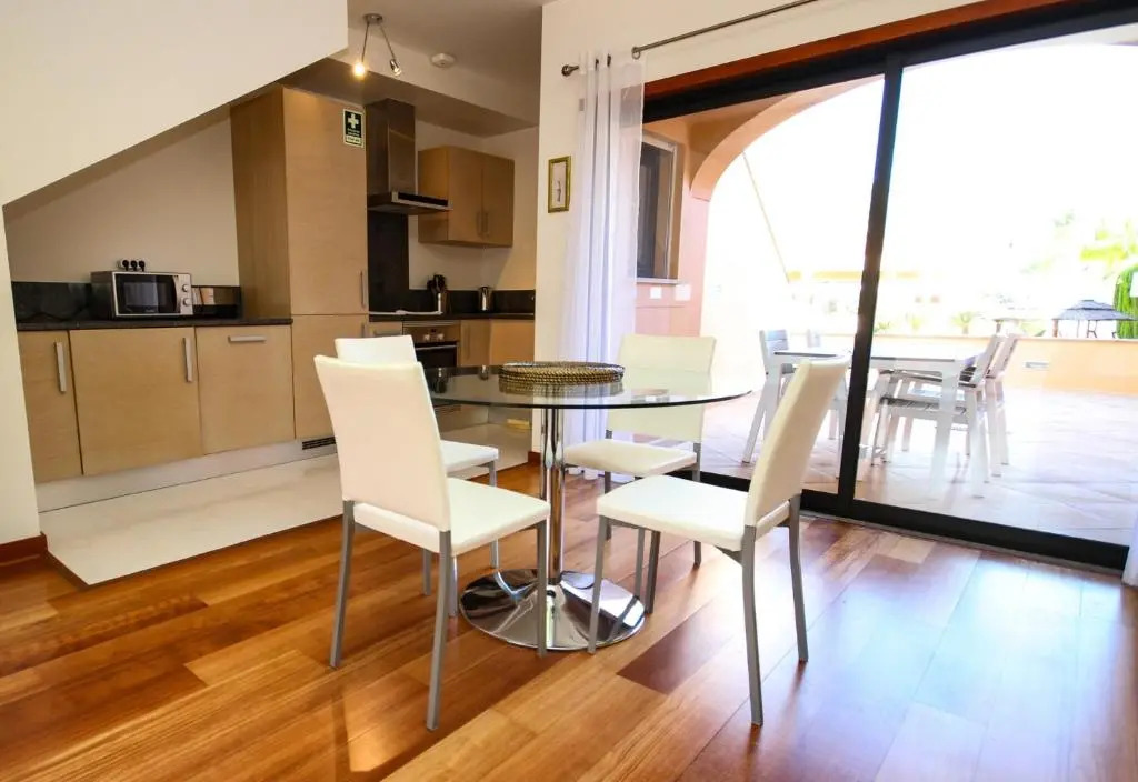 LUXURY APARTMENT - T2 vue sur piscine - PRAIA DA LUZ