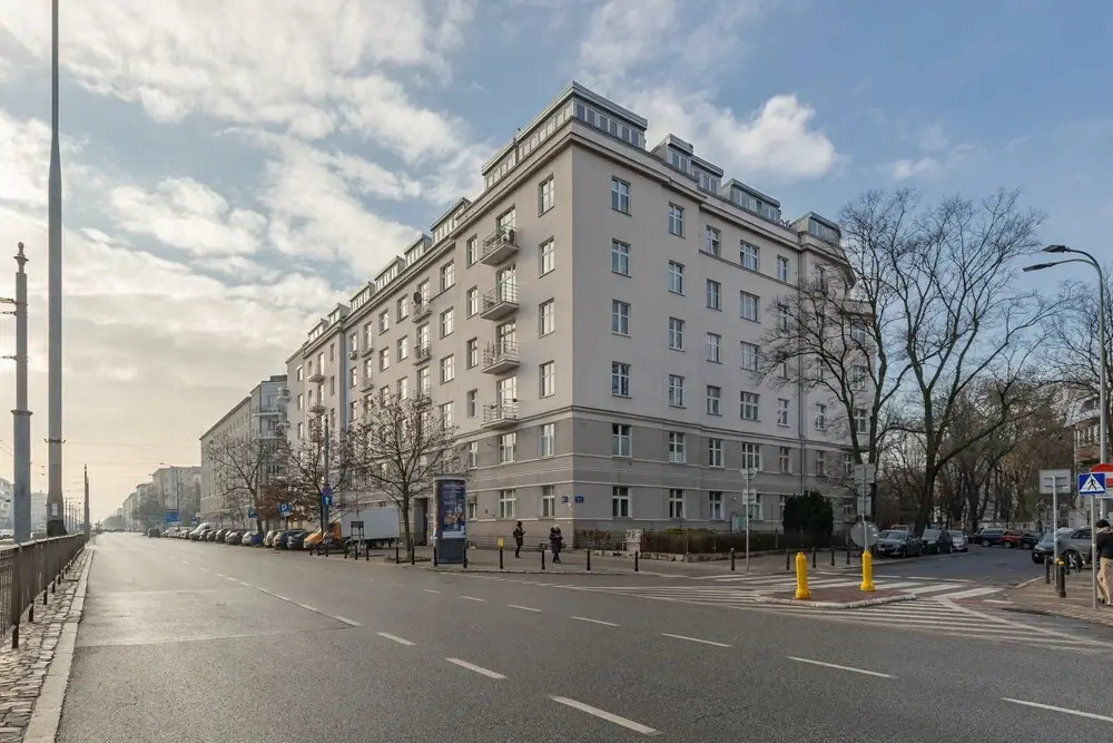 Warsaw Grójecka by Renters Prestige