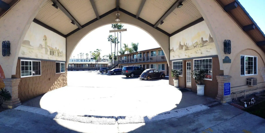 Stardust Inn