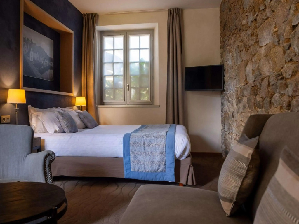 Hotel de LAbbaye Le Tronchet - Handwritten Collection