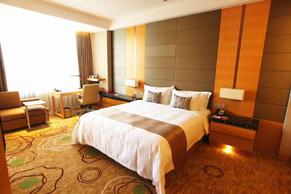 Crowne Plaza Shanghai Anting-20 Minutes drive to National Exhibition and Convention Center & 15 Minutes drive to F1
