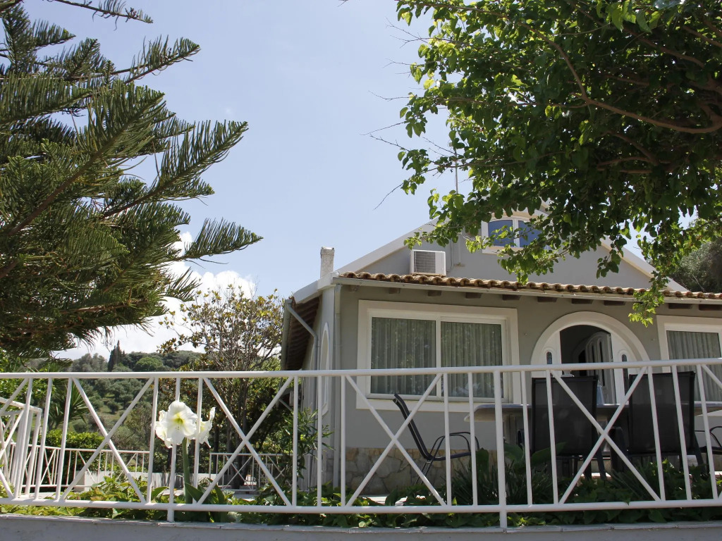 Villa in Corfu with Pool near Gialos Beach