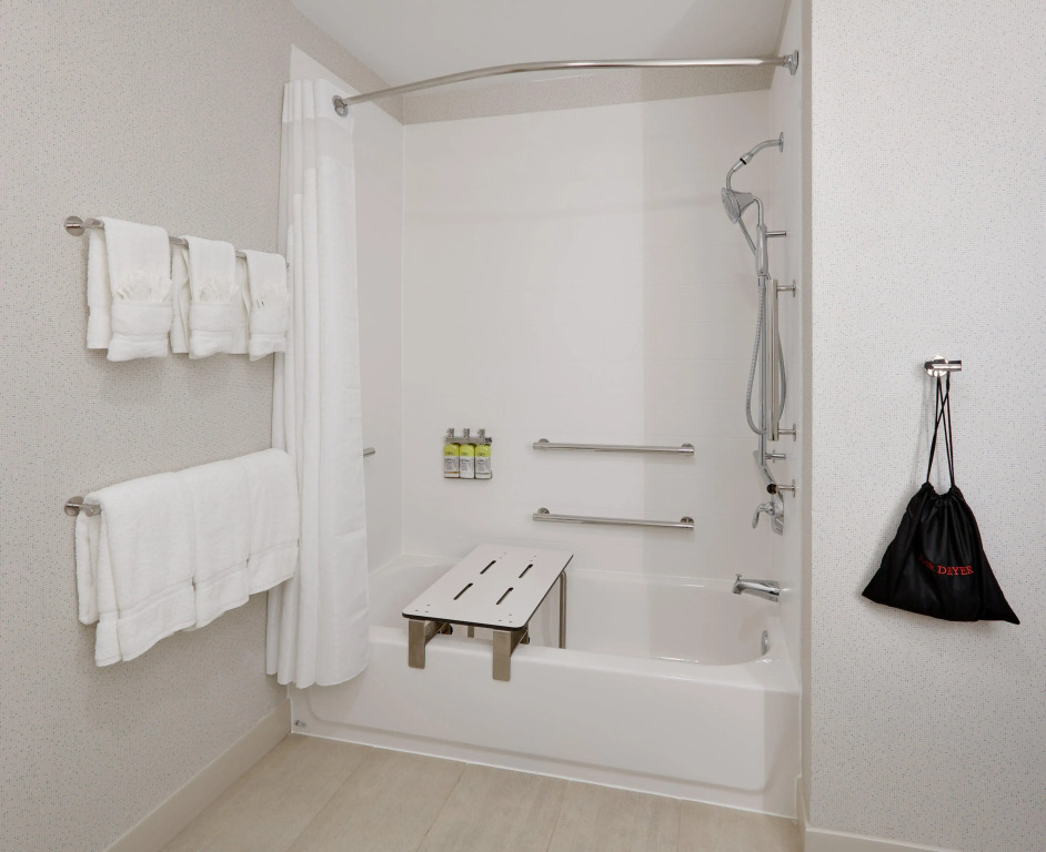 Holiday Inn Express & Suites Plano East - Richardson by IHG