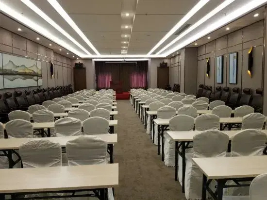 Zhumadian  Future  Hotel  Co., Ltd
