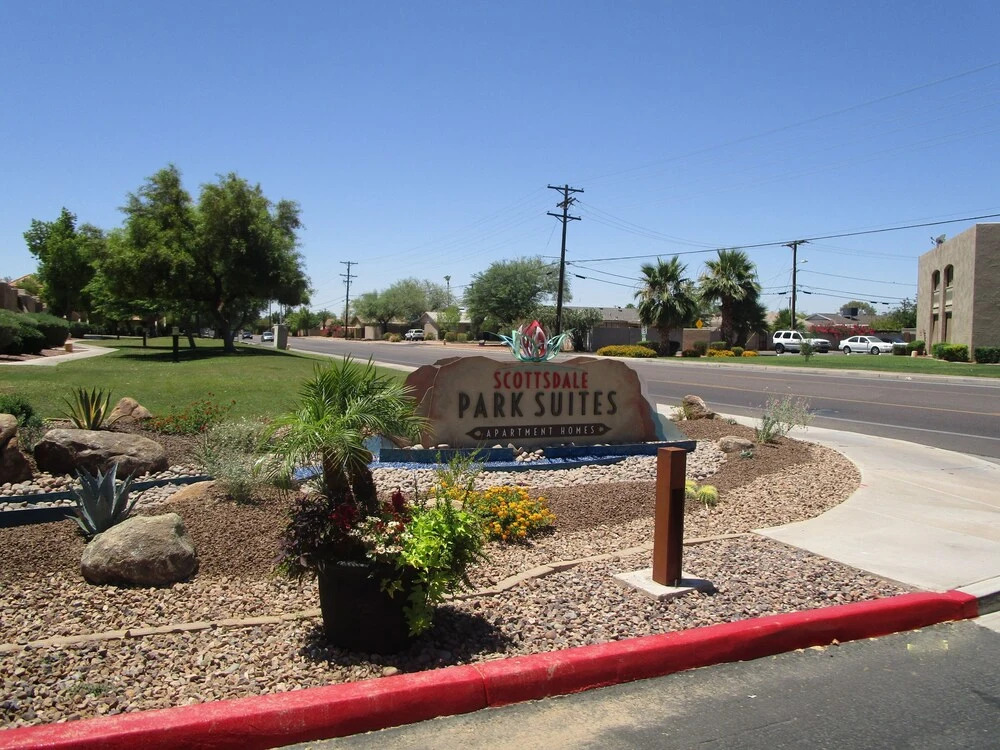 126 Fully Furnished 1BR Suite-Prime Location! by RedAwning