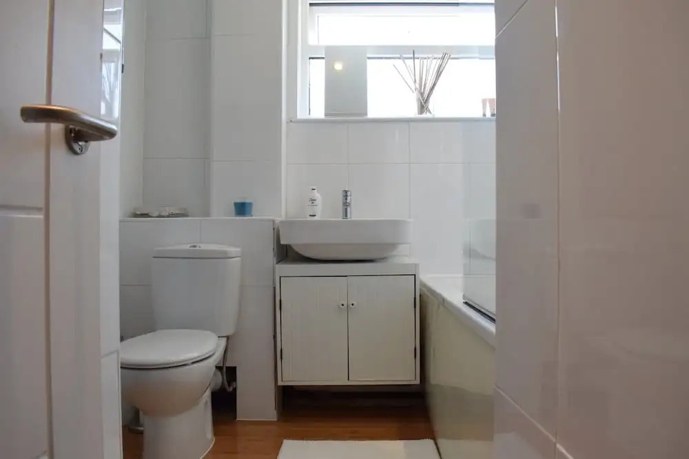 2 Bedroom House In Clapham