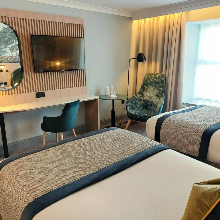 Menlo Park Hotel