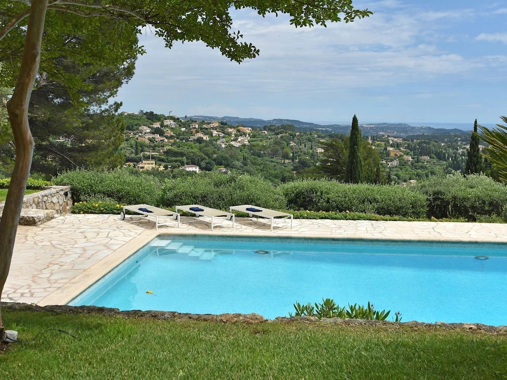 Vintage Villa in Grasse With Private Swimming Pool
