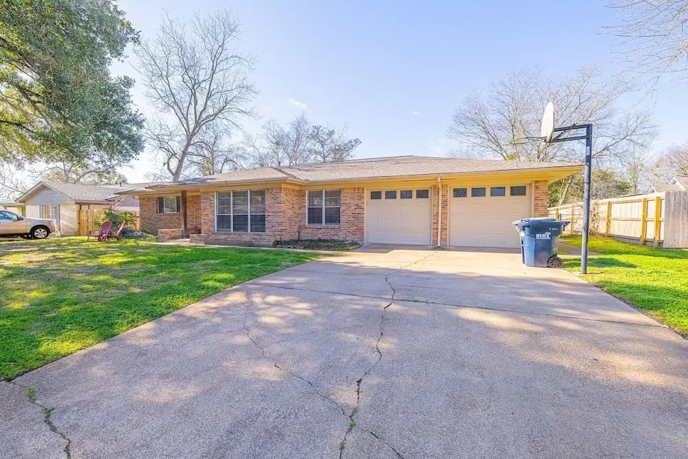 Serenity In The City With Huge Backyard 4 Bedroom Home by RedAwning
