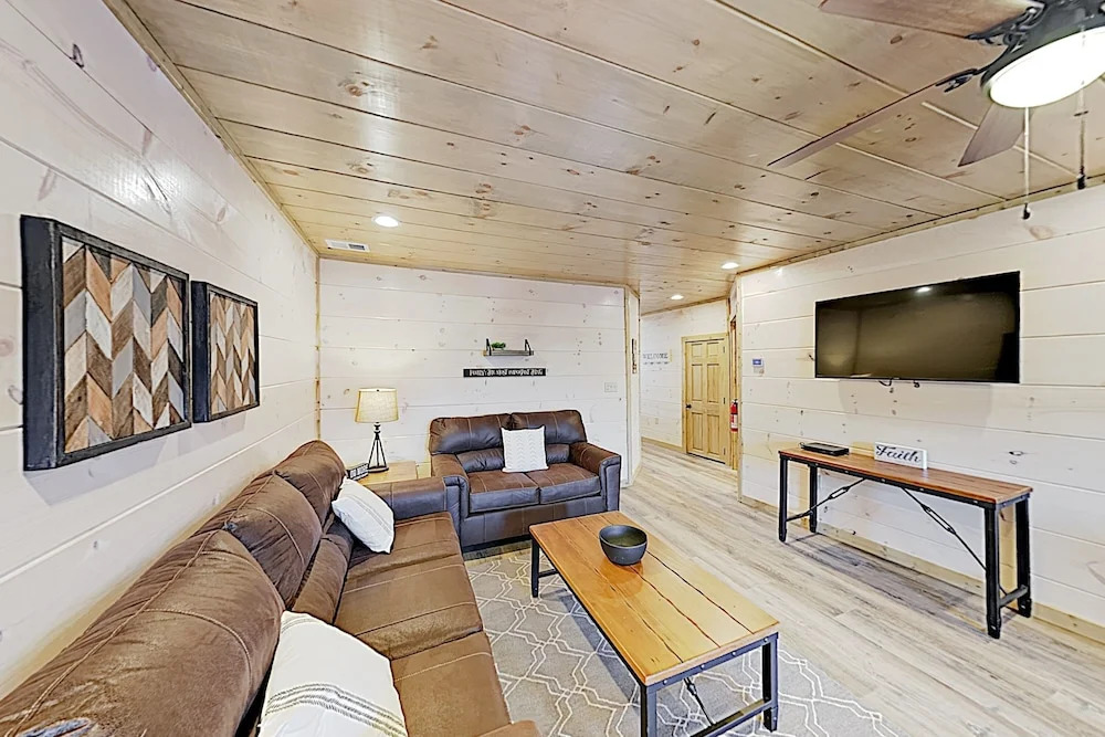 New Listing! Brand-new W/ Private Hot Tub 2 Bedroom Duplex