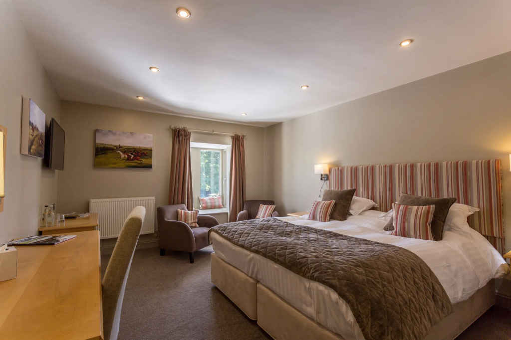 Longlands Inn and Restaurant