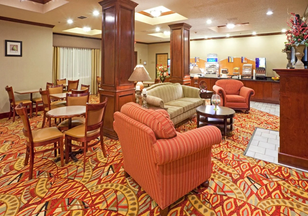 Holiday Inn Express Hotel & Suites Mount Pleasant by IHG
