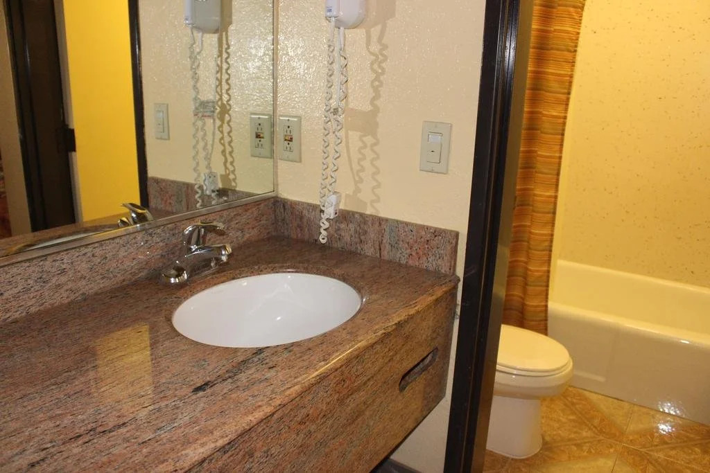 Travelers Inn