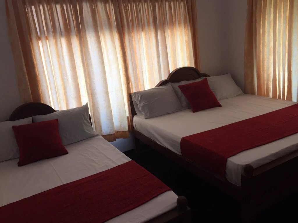 Yaarl Holiday Inn