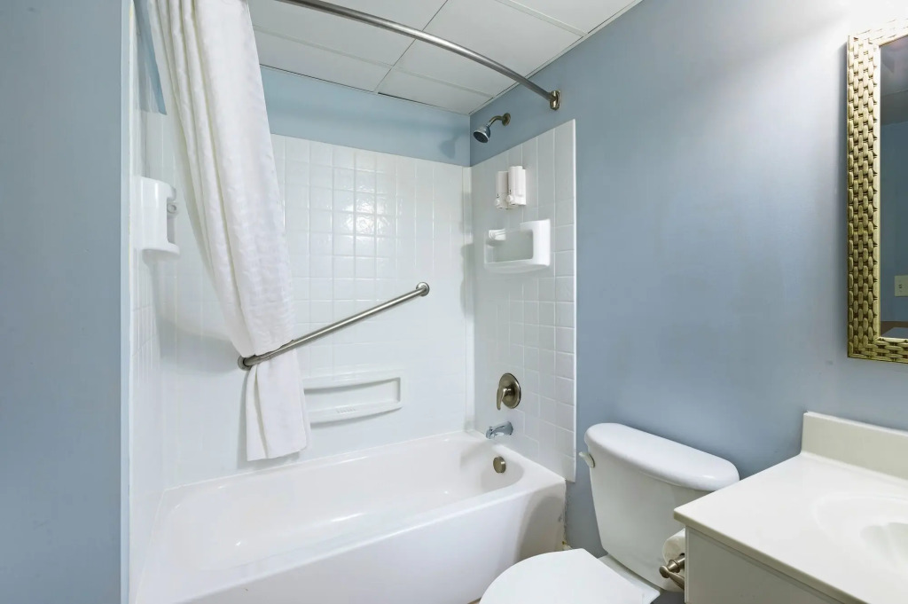 The Atrium Resort, Virginia Beach by Vacatia