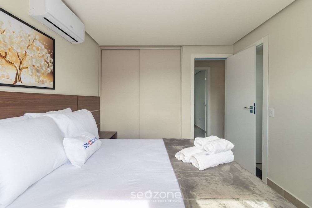 Modern Apartment in a Condo With Pool Rnm0015