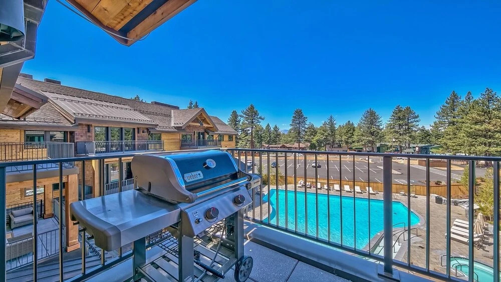 Luxury Residence - Gondola across the Street 2 Bedroom Condo by RedAwning