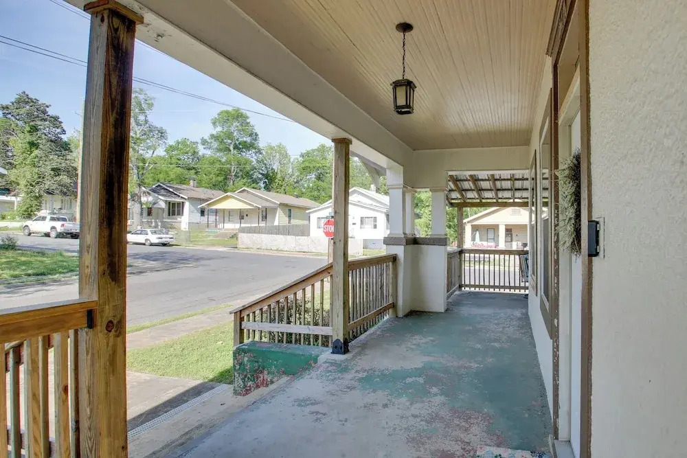 Walk to Dtwn Hot Springs: 'lazy Daze Bungalow'
