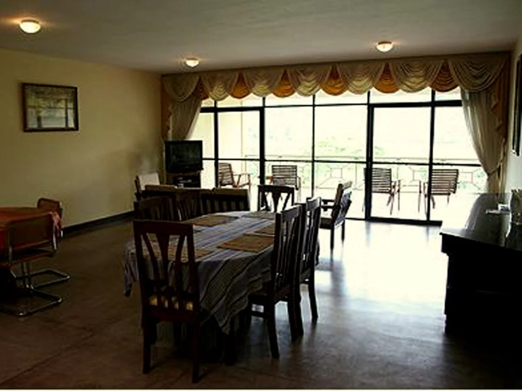 Enison Lodge