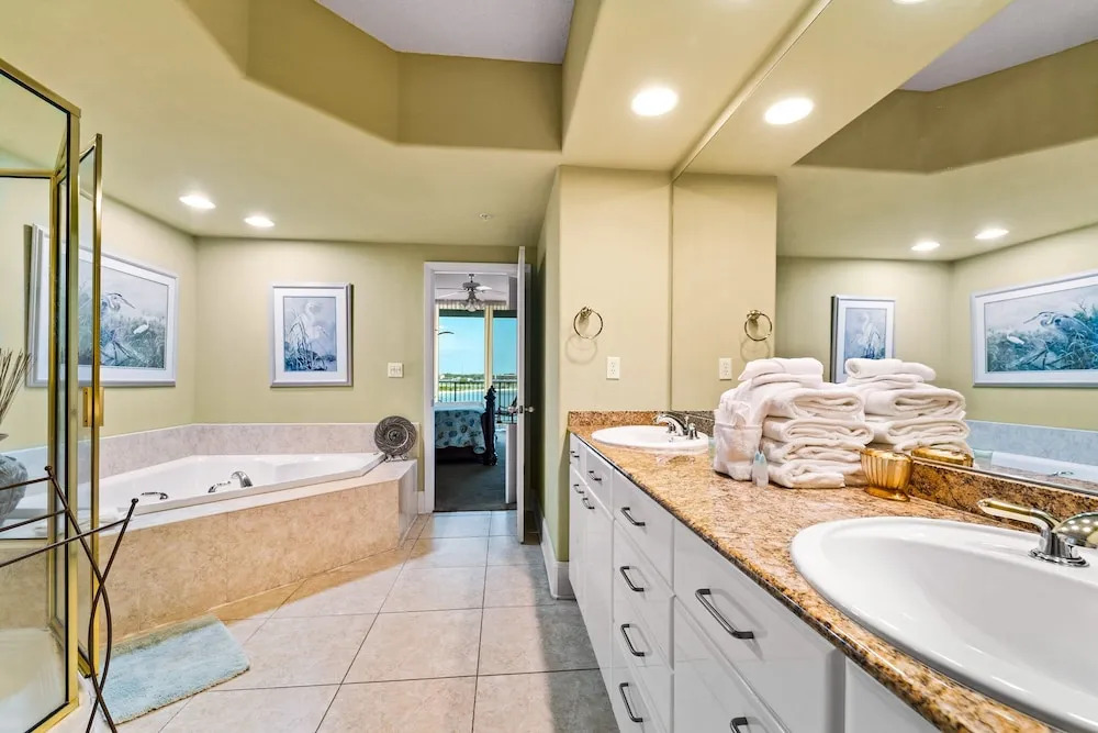Three Bedroom With Gorgeous Views Crb0305