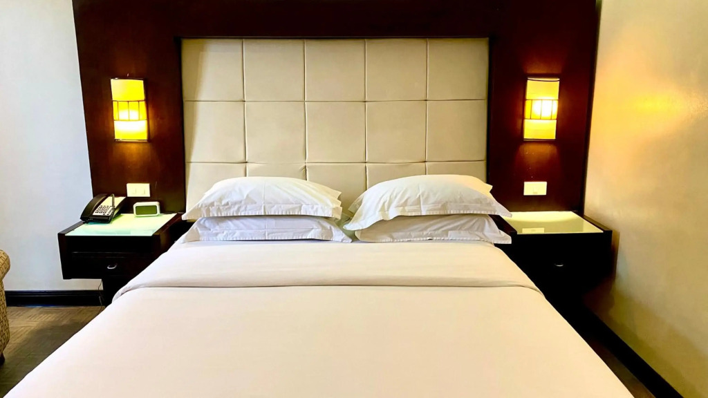 Circle Inn Hotel and Suites Bacolod