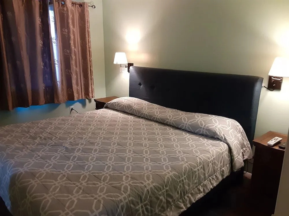 Shiny Motel