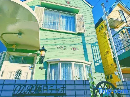 4 mins walk from JR Station/single-family house